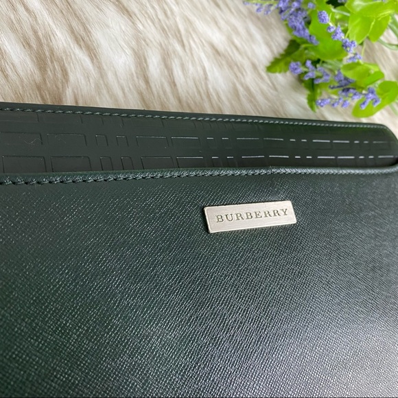 Burberry Clutch - Picture 2 of 14
